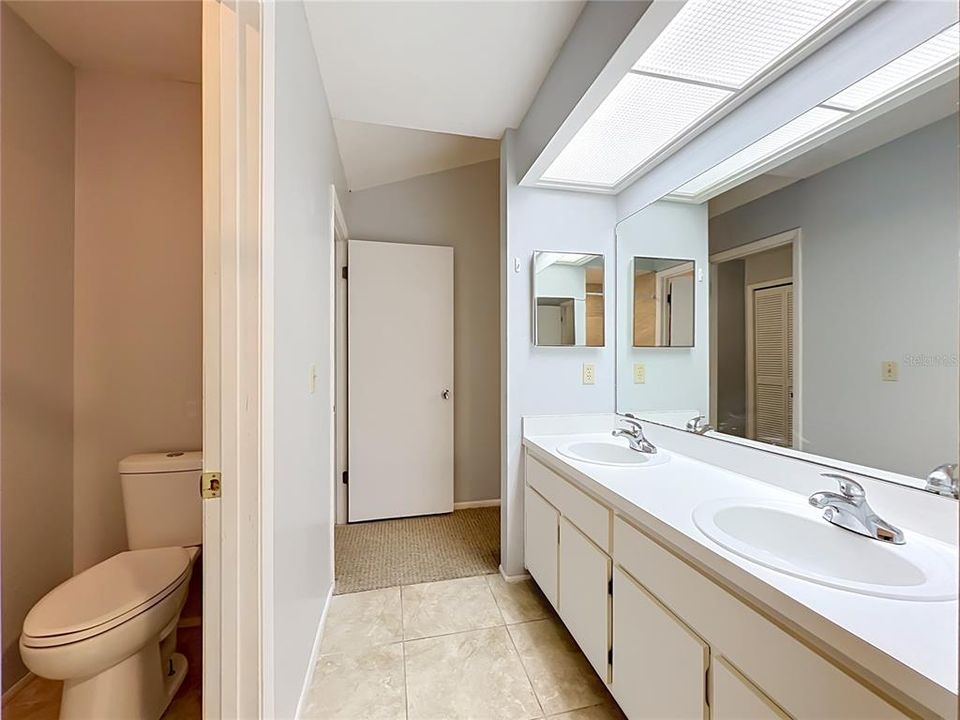 На продажу: $279,500 (2 спален, 2 ванн, 1268 Квадратных фут)