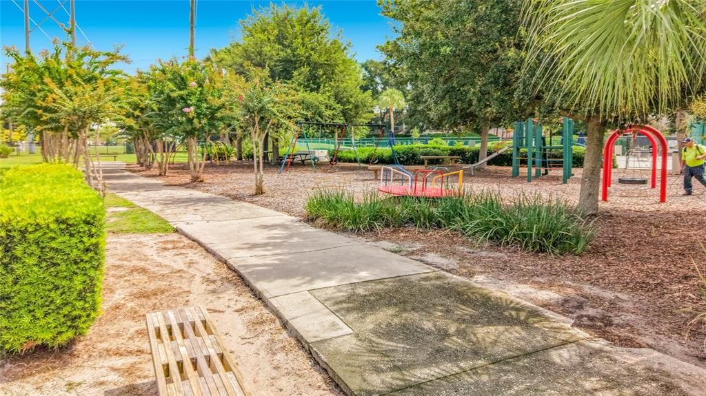 For Sale: $279,500 (2 beds, 2 baths, 1268 Square Feet)