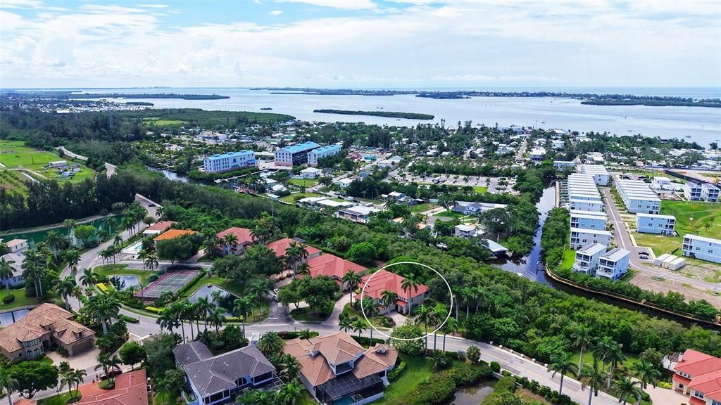 En Venta: $749,000 (3 camas, 2 baños, 2232 Pies cuadrados)