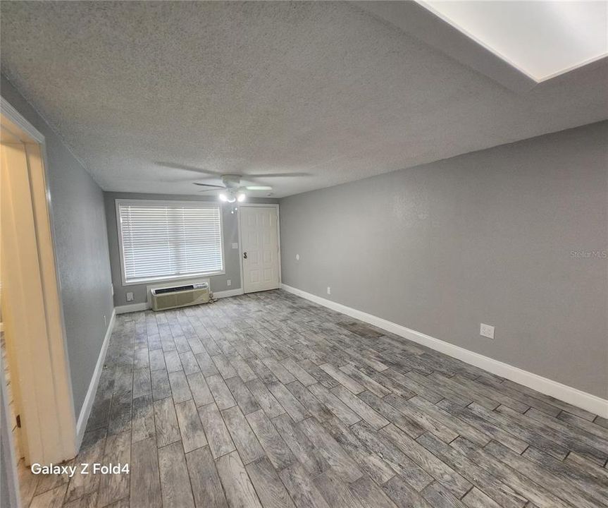 For Rent: $1,150 (1 beds, 1 baths, 850 Square Feet)