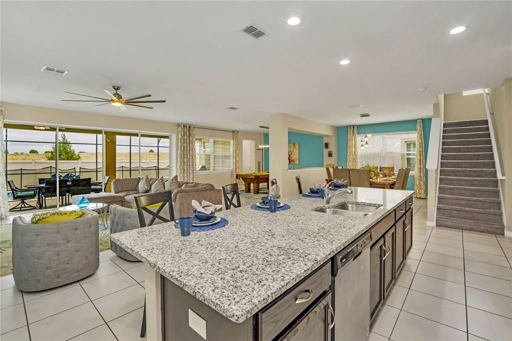 En Venta: $685,000 (9 camas, 6 baños, 4363 Pies cuadrados)
