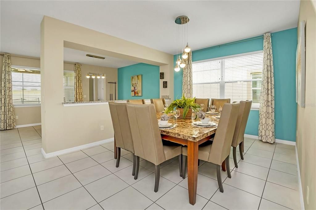 En Venta: $685,000 (9 camas, 6 baños, 4363 Pies cuadrados)
