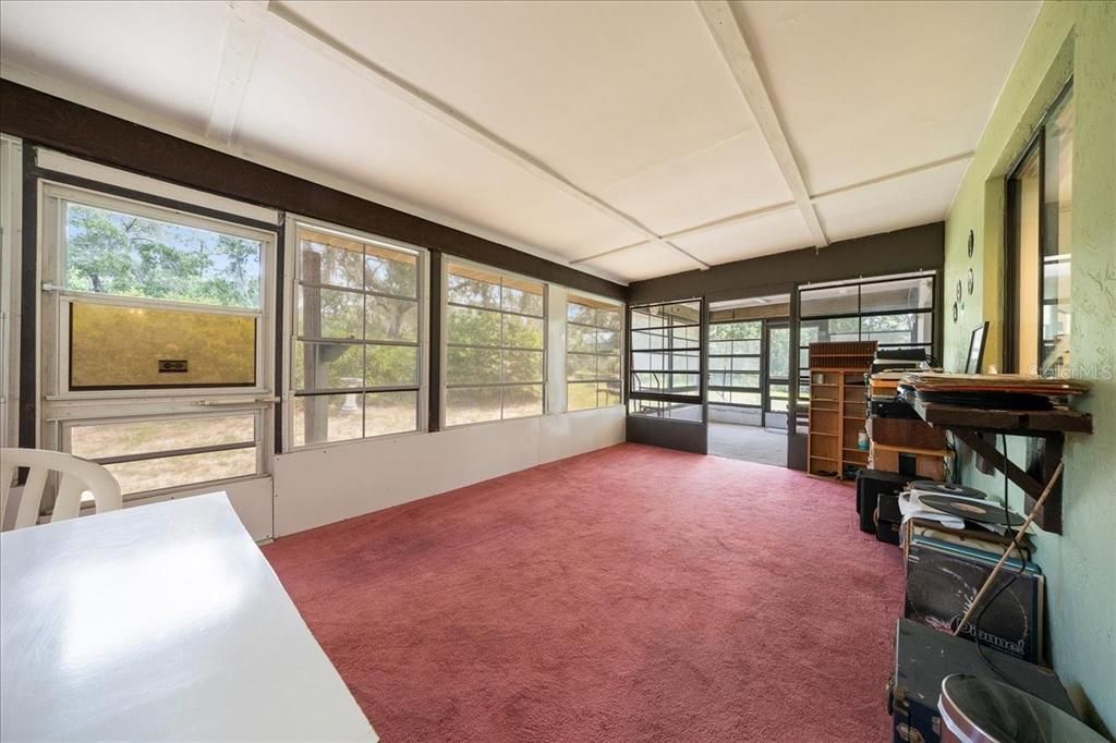For Sale: $214,900 (2 beds, 2 baths, 1230 Square Feet)
