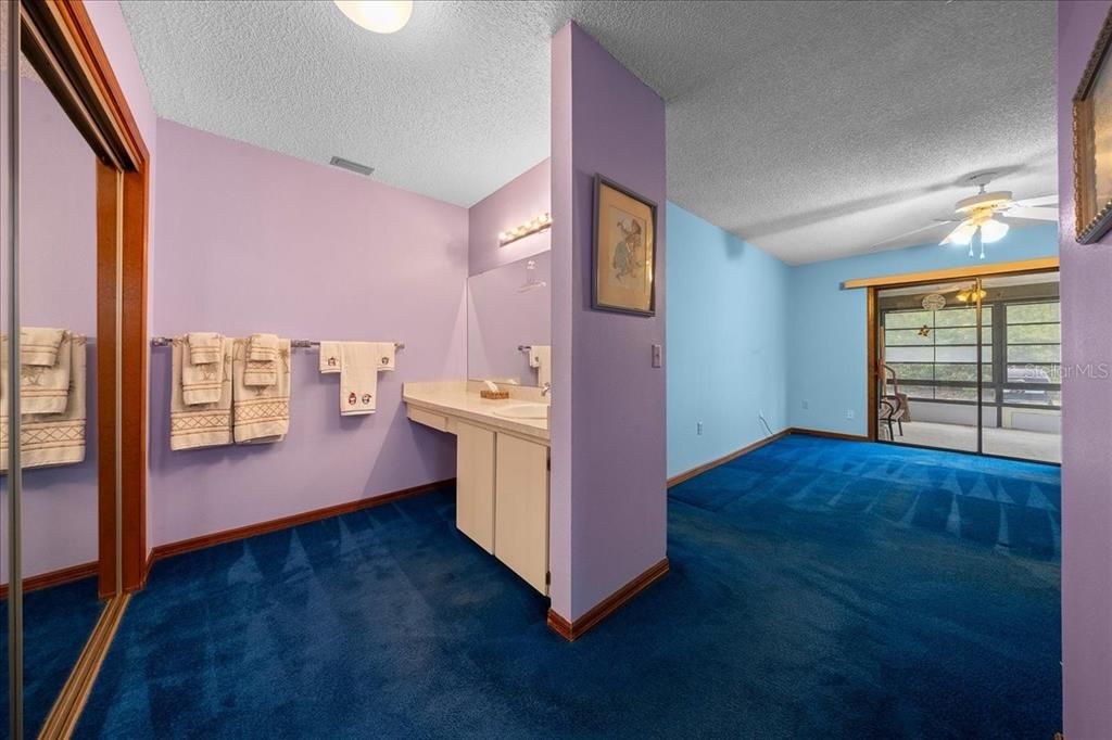 For Sale: $214,900 (2 beds, 2 baths, 1230 Square Feet)