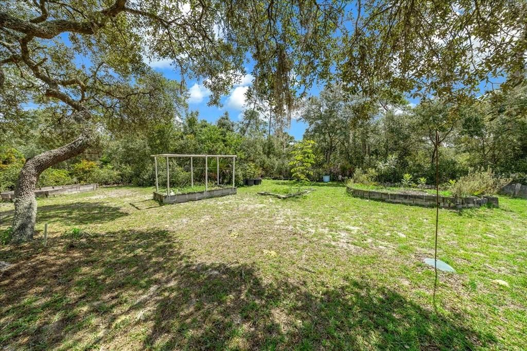 For Sale: $214,900 (2 beds, 2 baths, 1230 Square Feet)