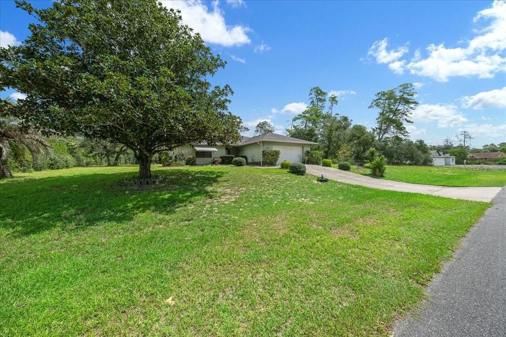 For Sale: $214,900 (2 beds, 2 baths, 1230 Square Feet)