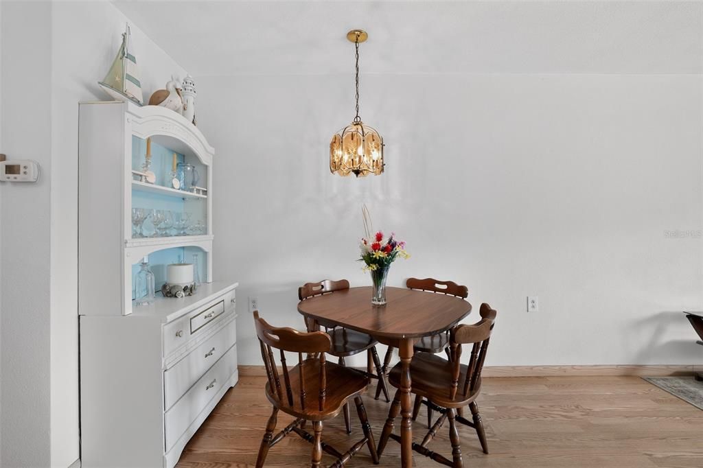 For Sale: $68,000 (1 beds, 1 baths, 608 Square Feet)