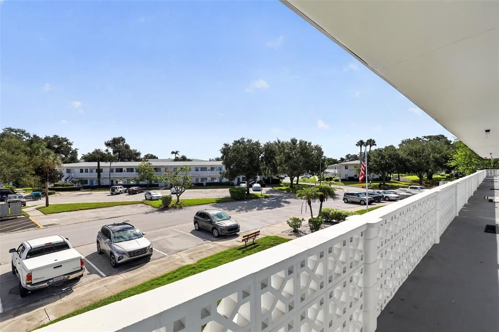 For Sale: $68,000 (1 beds, 1 baths, 608 Square Feet)