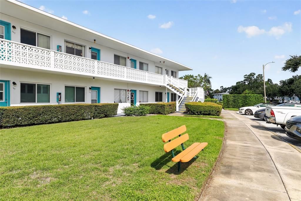 For Sale: $68,000 (1 beds, 1 baths, 608 Square Feet)