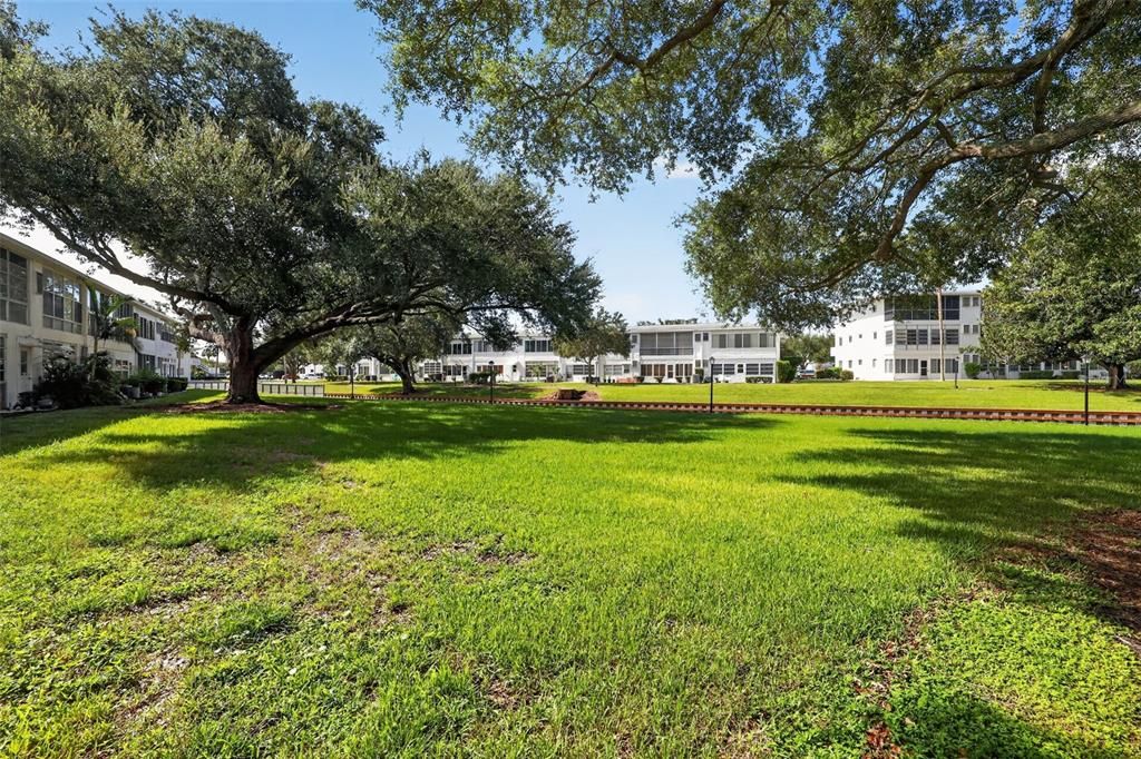 For Sale: $68,000 (1 beds, 1 baths, 608 Square Feet)