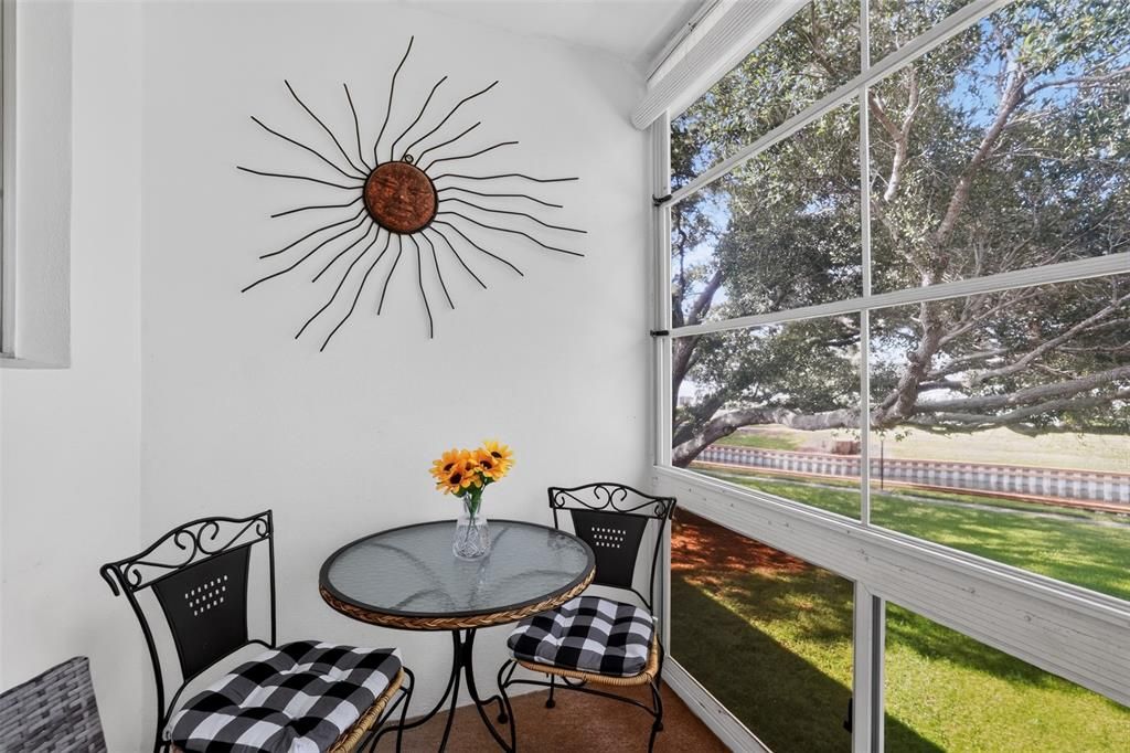For Sale: $68,000 (1 beds, 1 baths, 608 Square Feet)