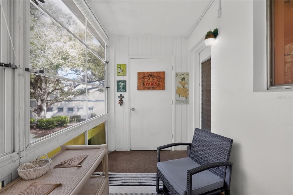 For Sale: $68,000 (1 beds, 1 baths, 608 Square Feet)