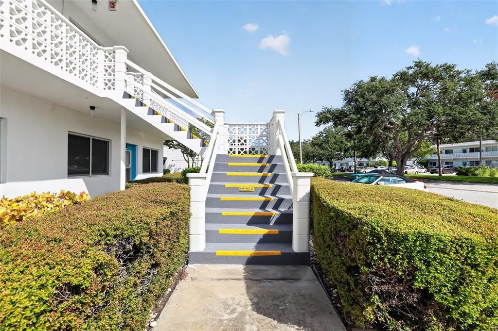 For Sale: $68,000 (1 beds, 1 baths, 608 Square Feet)