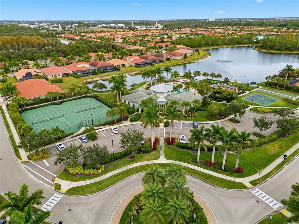 En Venta: $495,000 (3 camas, 3 baños, 2583 Pies cuadrados)