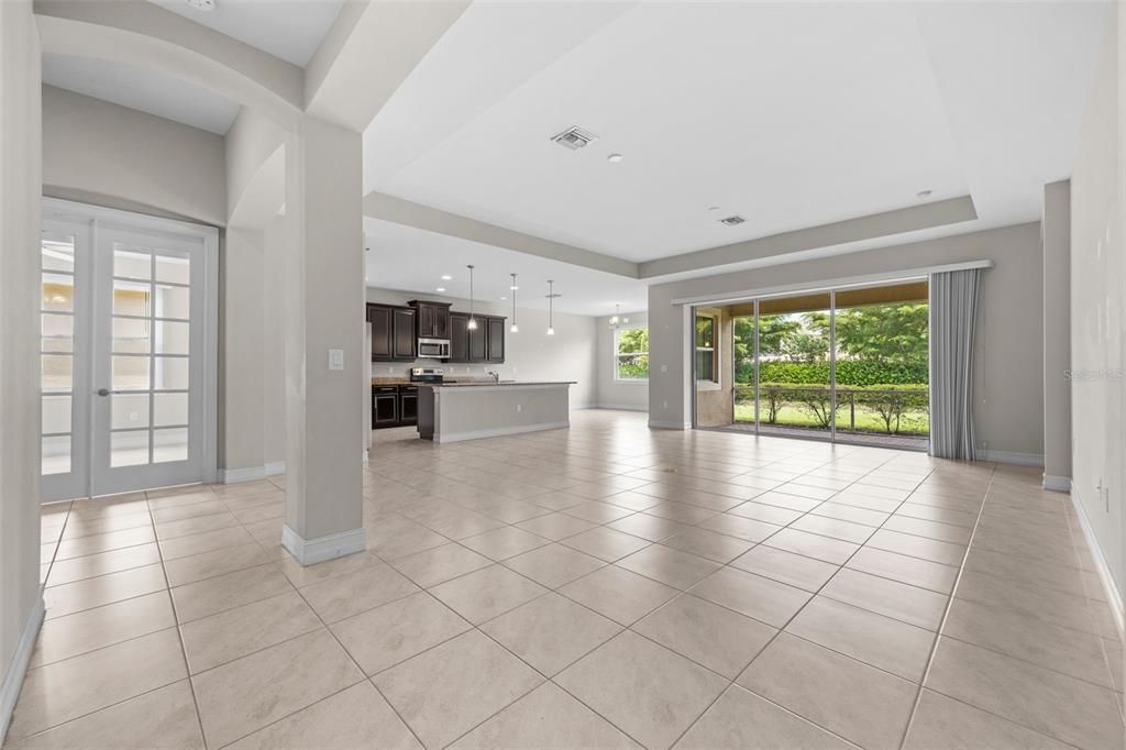 En Venta: $495,000 (3 camas, 3 baños, 2583 Pies cuadrados)