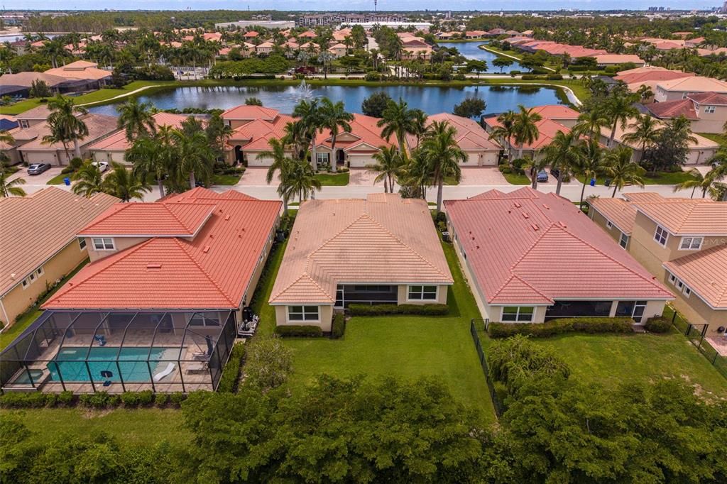 En Venta: $495,000 (3 camas, 3 baños, 2583 Pies cuadrados)