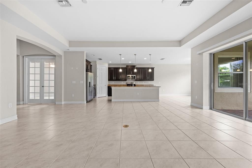 En Venta: $495,000 (3 camas, 3 baños, 2583 Pies cuadrados)
