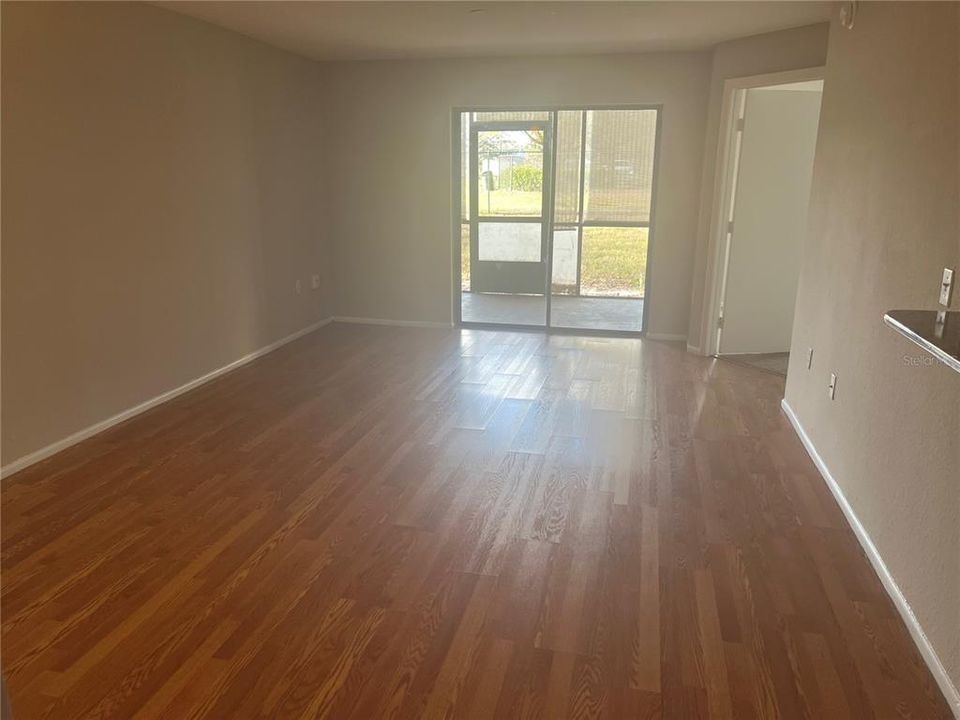 For Rent: $2,100 (3 beds, 2 baths, 1169 Square Feet)