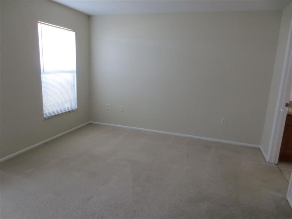 For Rent: $2,100 (3 beds, 2 baths, 1169 Square Feet)