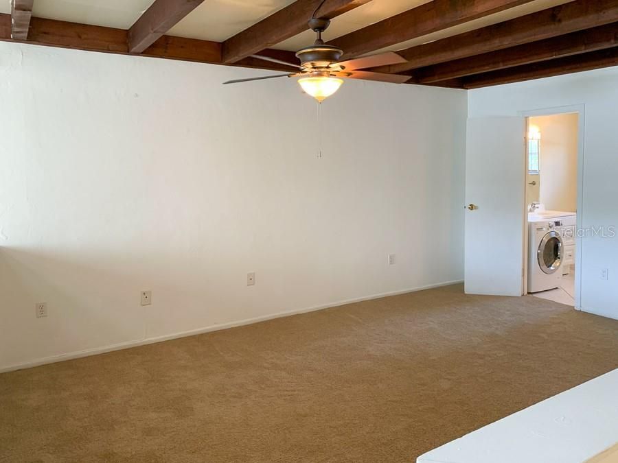 For Rent: $975 (1 beds, 1 baths, 808 Square Feet)