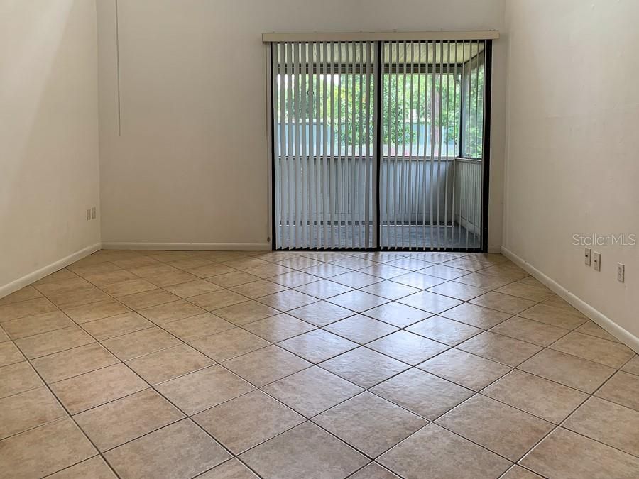 For Rent: $975 (1 beds, 1 baths, 808 Square Feet)