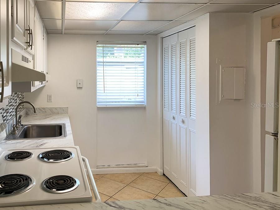 For Rent: $975 (1 beds, 1 baths, 808 Square Feet)