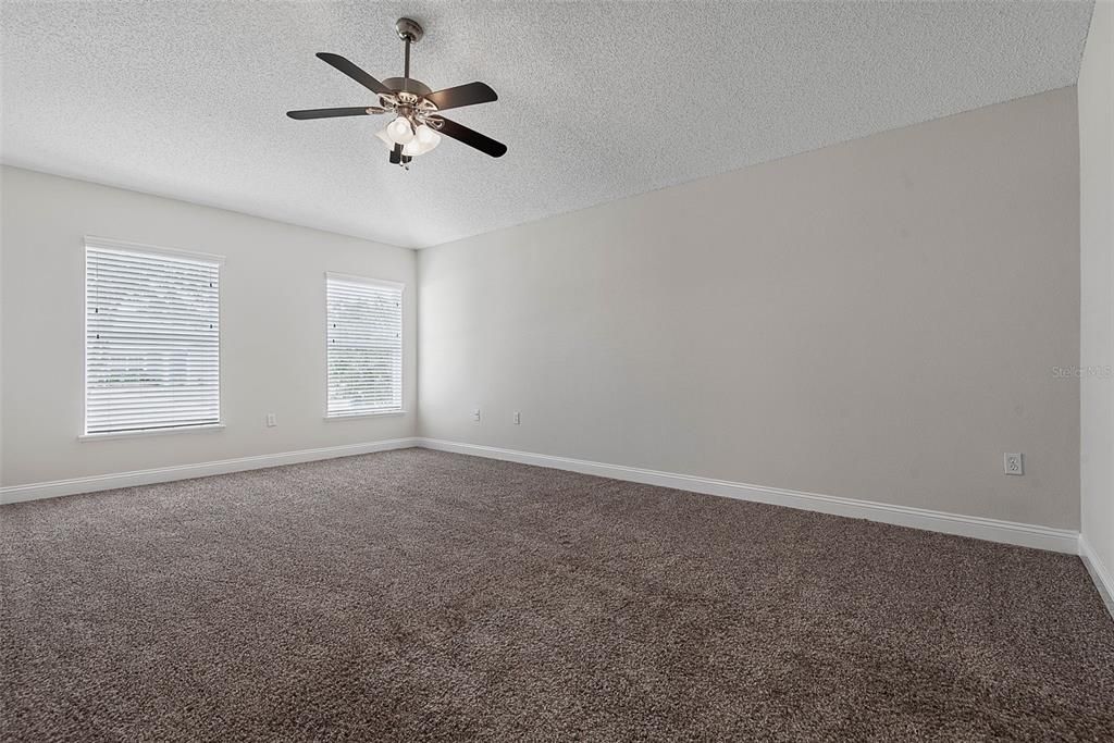 For Sale: $324,900 (3 beds, 2 baths, 1932 Square Feet)