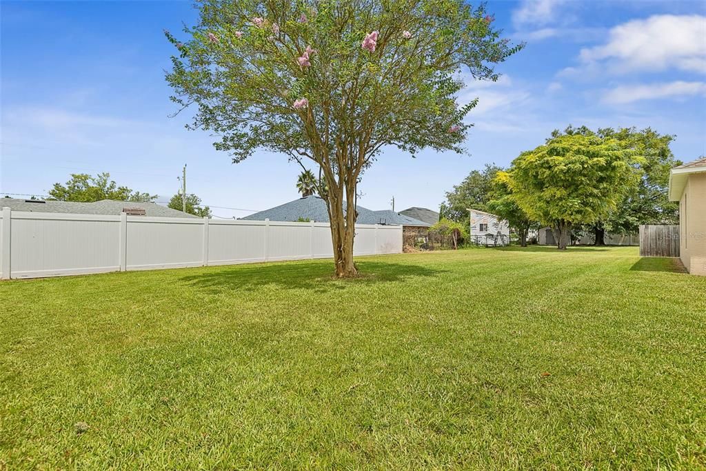 For Sale: $324,900 (3 beds, 2 baths, 1932 Square Feet)