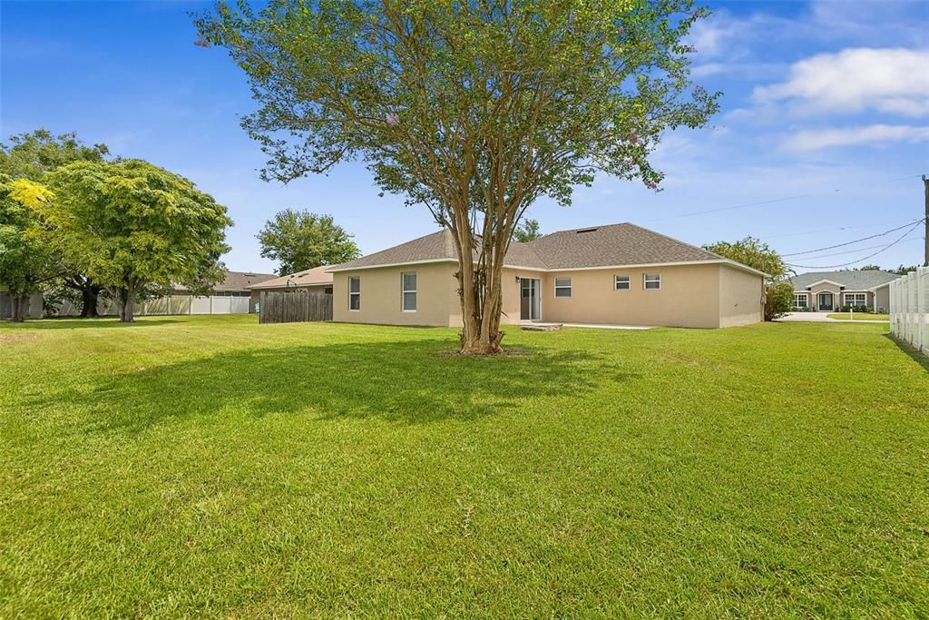 For Sale: $324,900 (3 beds, 2 baths, 1932 Square Feet)
