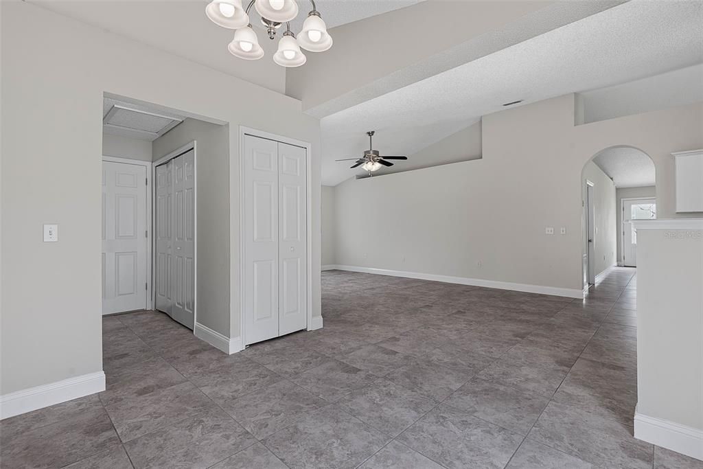 For Sale: $324,900 (3 beds, 2 baths, 1932 Square Feet)