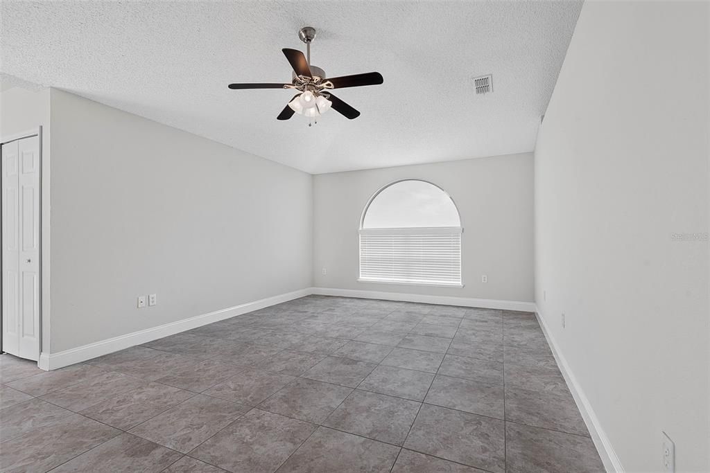 For Sale: $324,900 (3 beds, 2 baths, 1932 Square Feet)