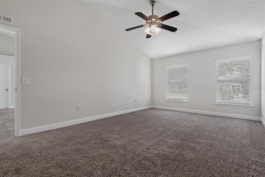 For Sale: $324,900 (3 beds, 2 baths, 1932 Square Feet)