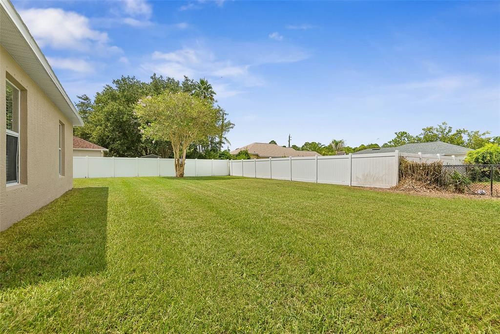 For Sale: $324,900 (3 beds, 2 baths, 1932 Square Feet)