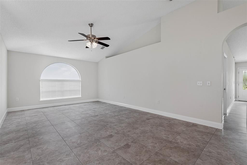 For Sale: $324,900 (3 beds, 2 baths, 1932 Square Feet)