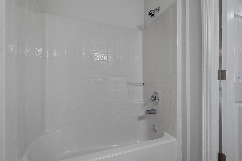 For Sale: $324,900 (3 beds, 2 baths, 1932 Square Feet)
