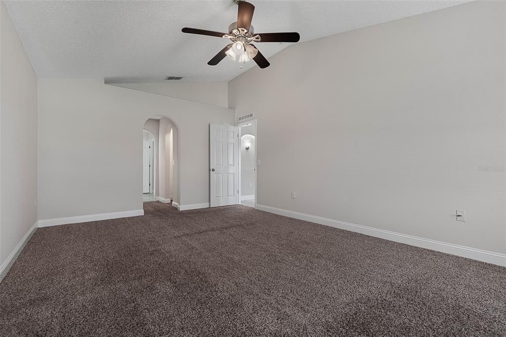 For Sale: $324,900 (3 beds, 2 baths, 1932 Square Feet)