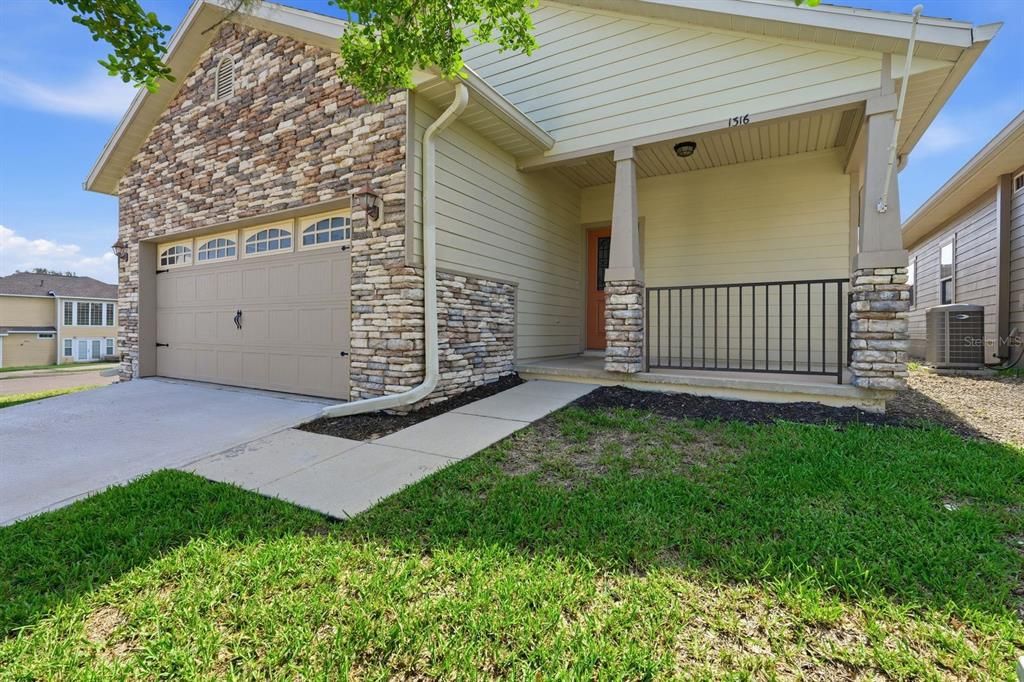 For Rent: $2,000 (3 beds, 2 baths, 1507 Square Feet)