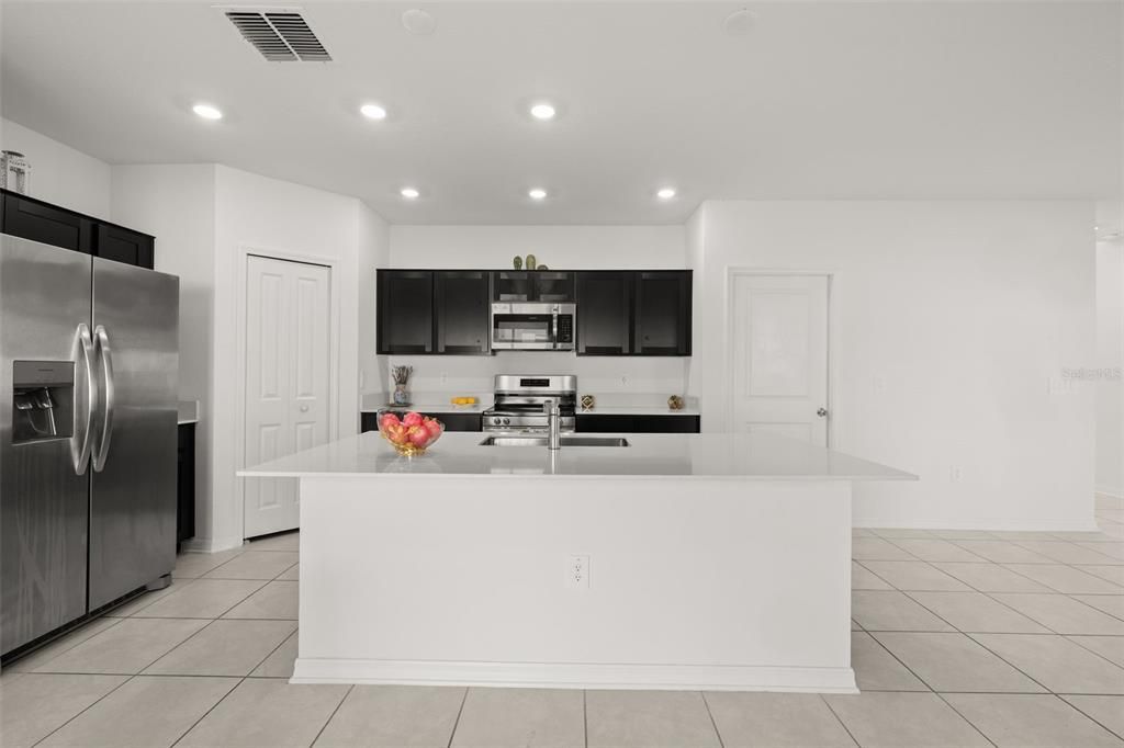 For Sale: $309,900 (4 beds, 2 baths, 1933 Square Feet)
