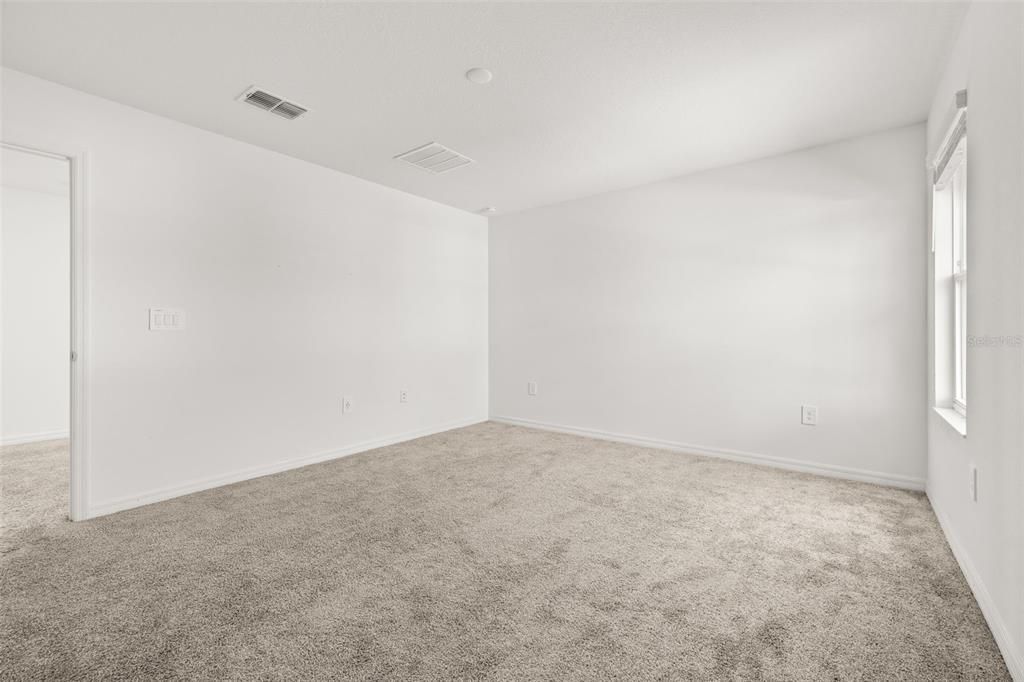For Sale: $309,900 (4 beds, 2 baths, 1933 Square Feet)