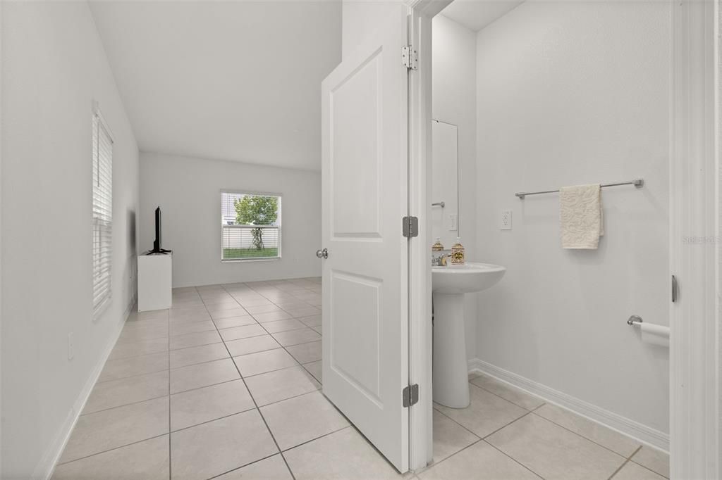 For Sale: $309,900 (4 beds, 2 baths, 1933 Square Feet)