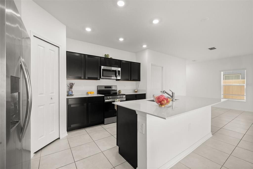For Sale: $309,900 (4 beds, 2 baths, 1933 Square Feet)