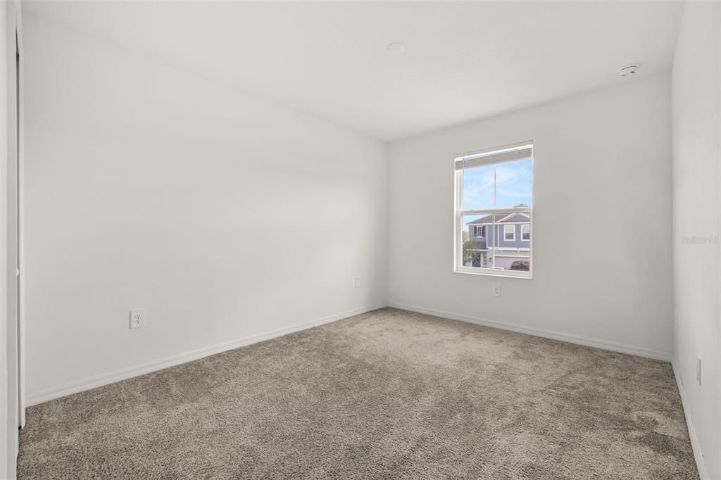 For Sale: $309,900 (4 beds, 2 baths, 1933 Square Feet)