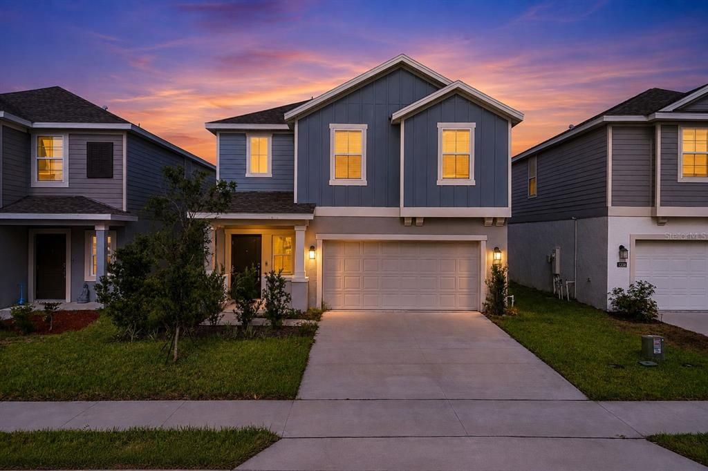 For Sale: $309,900 (4 beds, 2 baths, 1933 Square Feet)