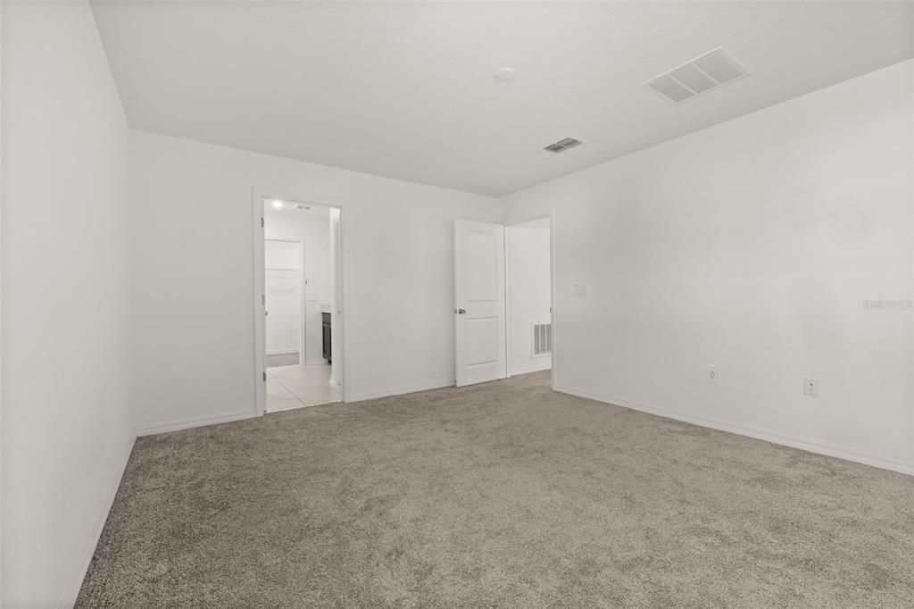 For Sale: $309,900 (4 beds, 2 baths, 1933 Square Feet)