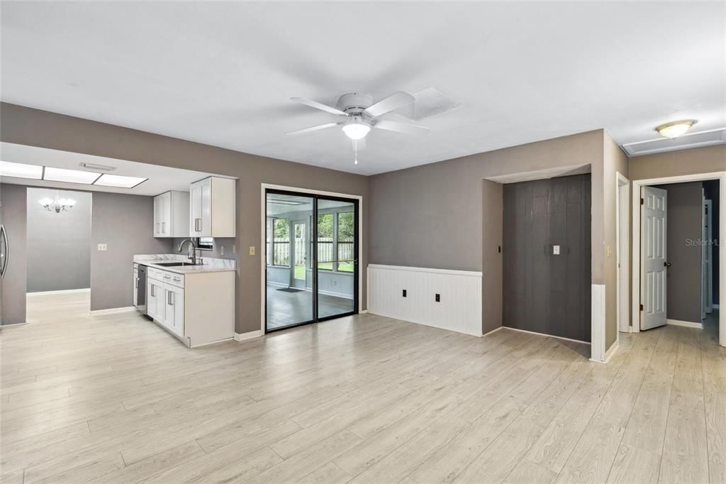 For Rent: $2,695 (4 beds, 2 baths, 2107 Square Feet)