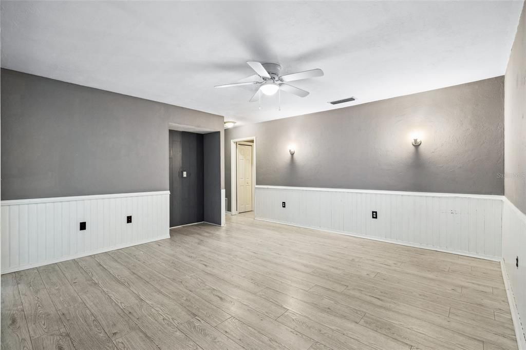 For Rent: $2,695 (4 beds, 2 baths, 2107 Square Feet)