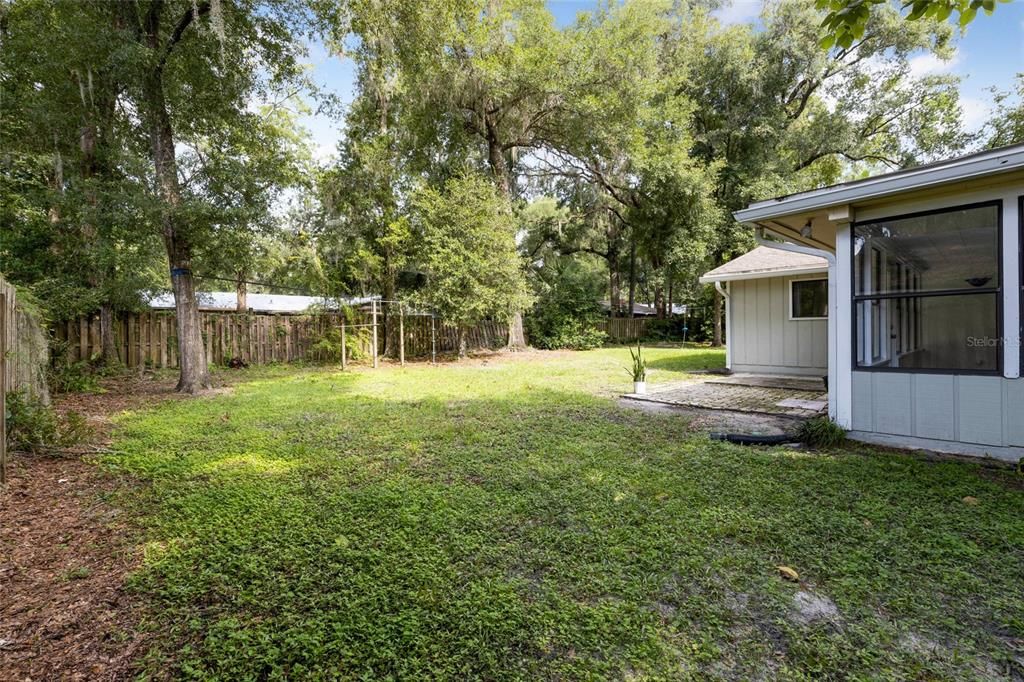 For Rent: $2,695 (4 beds, 2 baths, 2107 Square Feet)