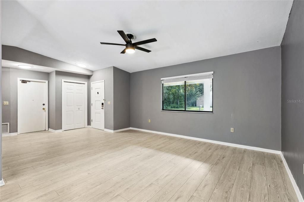 For Rent: $2,695 (4 beds, 2 baths, 2107 Square Feet)