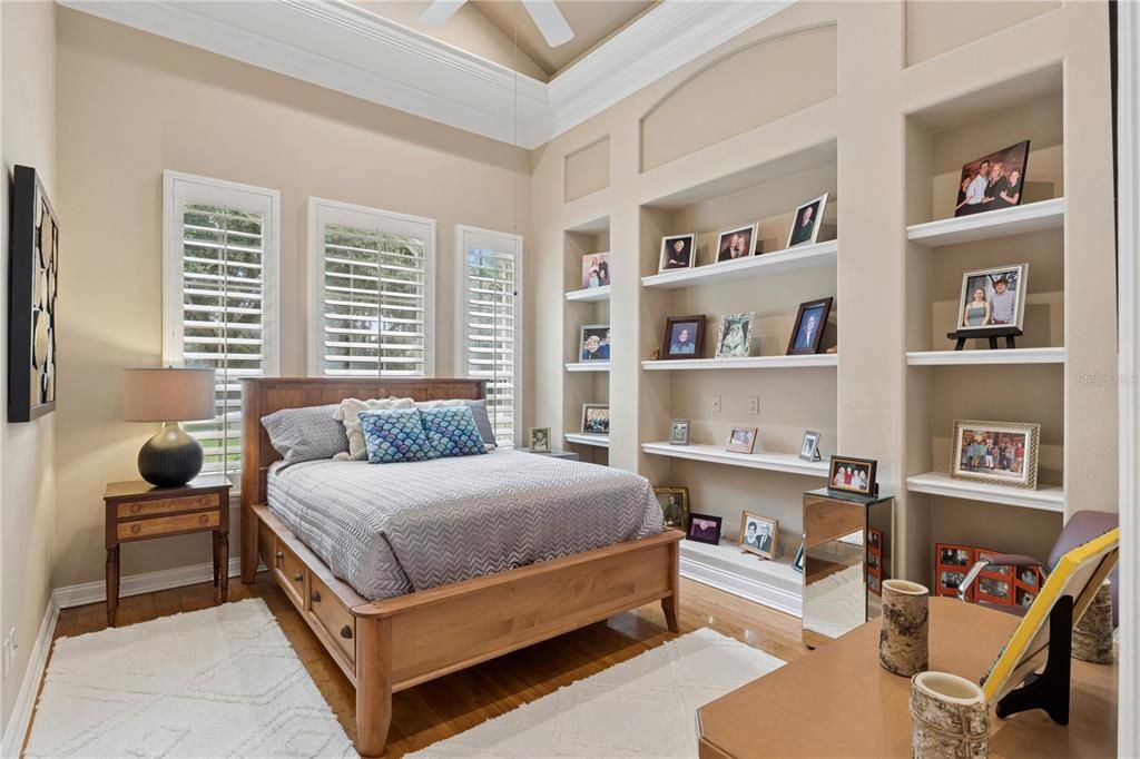 For Sale: $2,500,000 (5 beds, 6 baths, 5629 Square Feet)