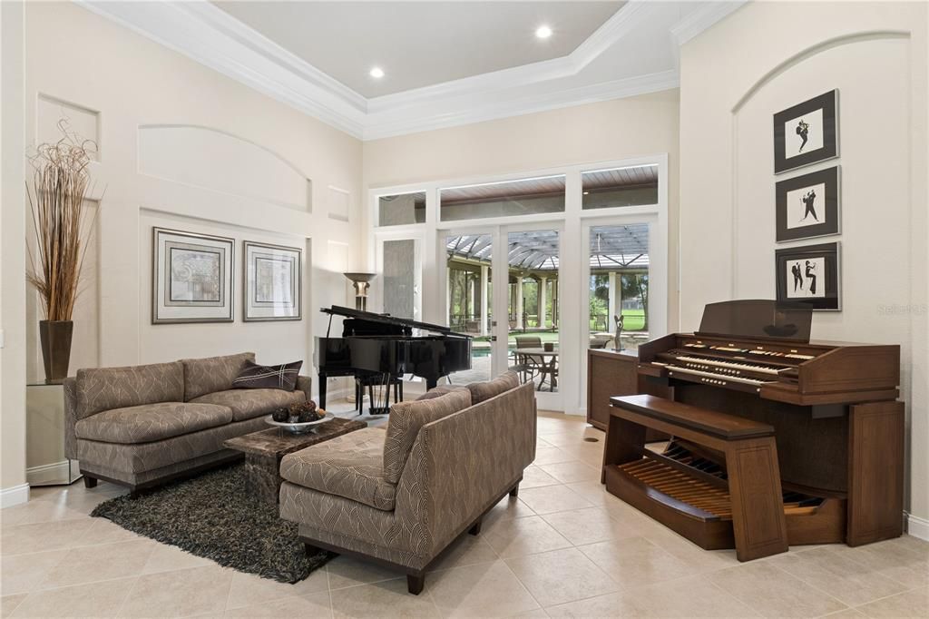 For Sale: $2,500,000 (5 beds, 6 baths, 5629 Square Feet)